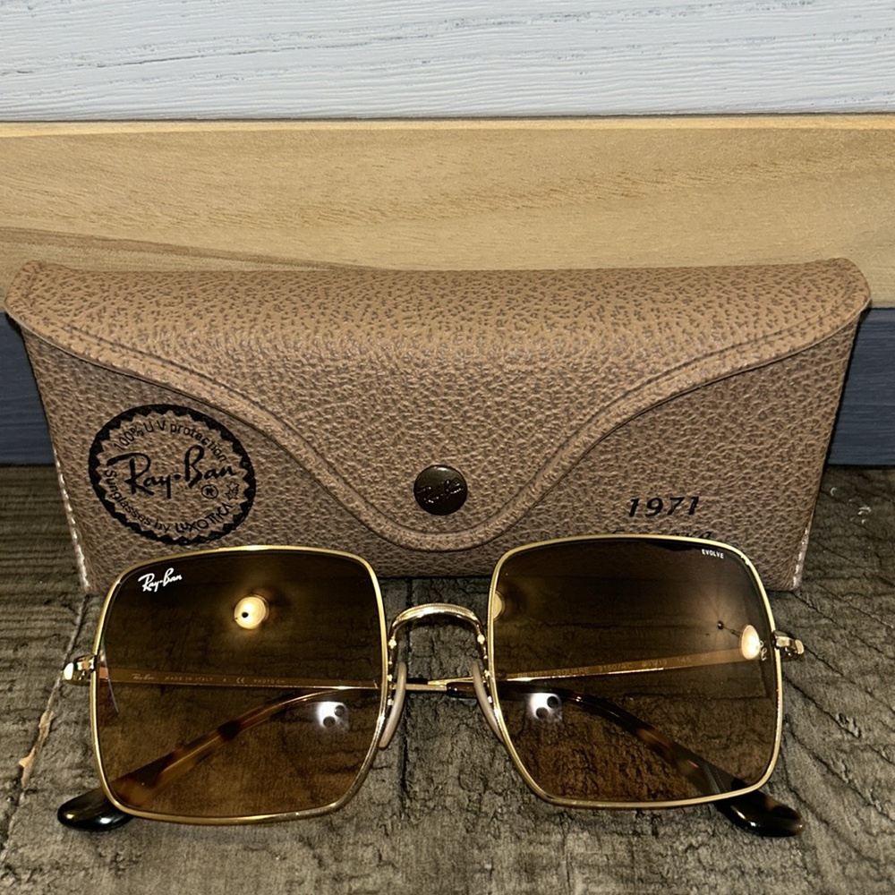 NWT Gold Square Framed Ray-Bans